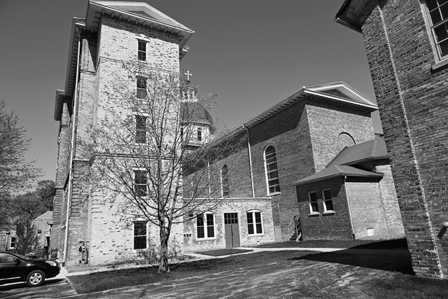 NorthWingofHenniHallBW